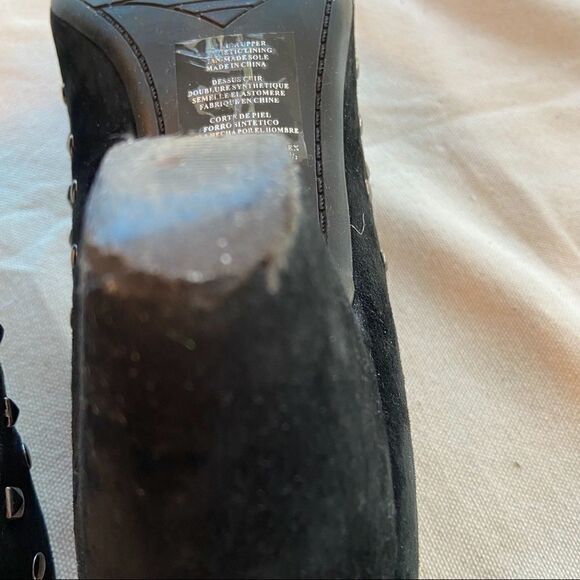 Kenneth Cole reaction heels with metal studs size 8, suede - Picture 3 of 11